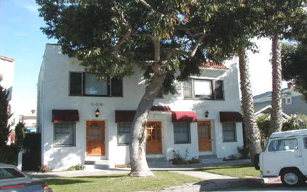 214-216 S Broadway in Redondo Beach, CA - Building Photo