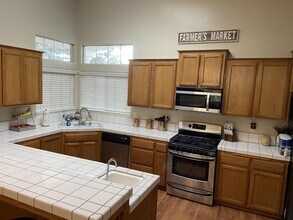 11910 Wethersfield St in Bakersfield, CA - Building Photo - Building Photo