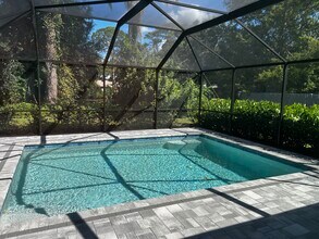 3024 Woodpine Cir in Sarasota, FL - Building Photo - Building Photo