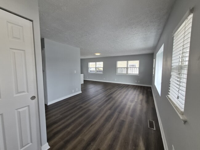 484 Carol Dr in Greenwood, IN - Building Photo - Building Photo