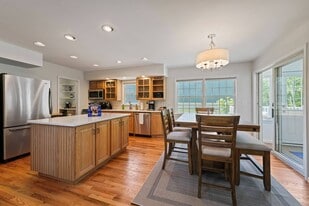 1439 NY-9P in Saratoga Springs, NY - Building Photo