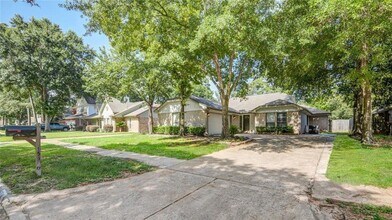 15530 Lago Villa Dr in Tomball, TX - Building Photo - Building Photo