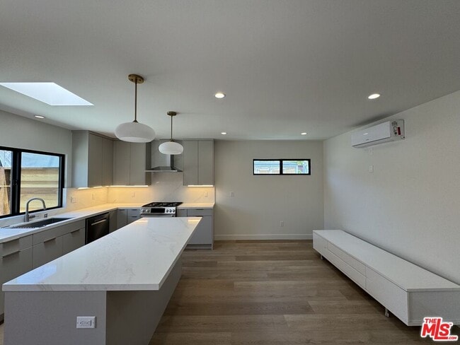 property at 7808 Truxton Ave