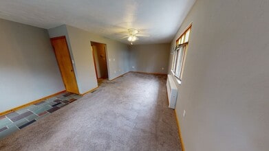 366 White School Rd in Greensburg, PA - Building Photo - Building Photo