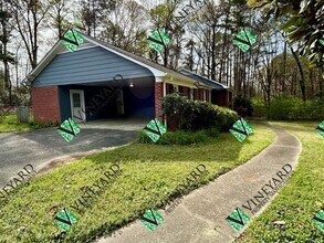 1534 Collier Dr SE in Smyrna, GA - Building Photo - Building Photo