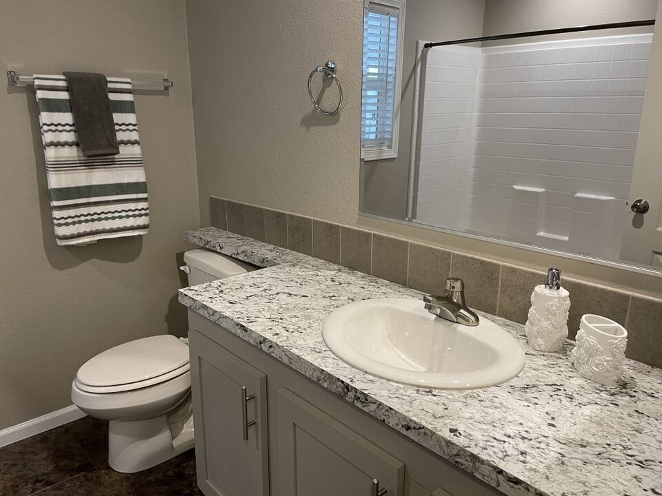 19225 N Cave Creek Rd in Phoenix, AZ - Building Photo