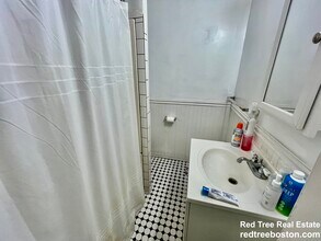 62 Egmont St in Brookline, MA - Foto de edificio - Building Photo