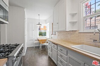 8036 Norton Ave in West Hollywood, CA - Building Photo - Building Photo