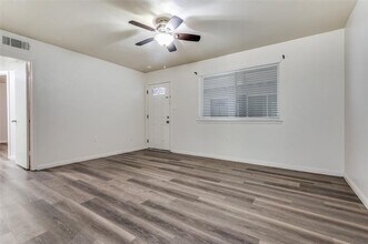 428 N Dallas Ave in Lancaster, TX - Building Photo - Building Photo