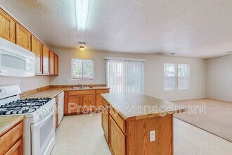 1934 Tierra De La Luna Dr SW in Albuquerque, NM - Building Photo - Building Photo