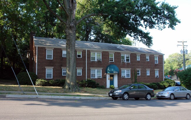 5724 10th Rd N in Arlington, VA - Foto de edificio - Building Photo