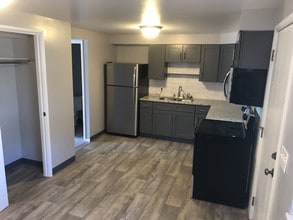 2915 Columbus St in Grove City, OH - Building Photo - Building Photo