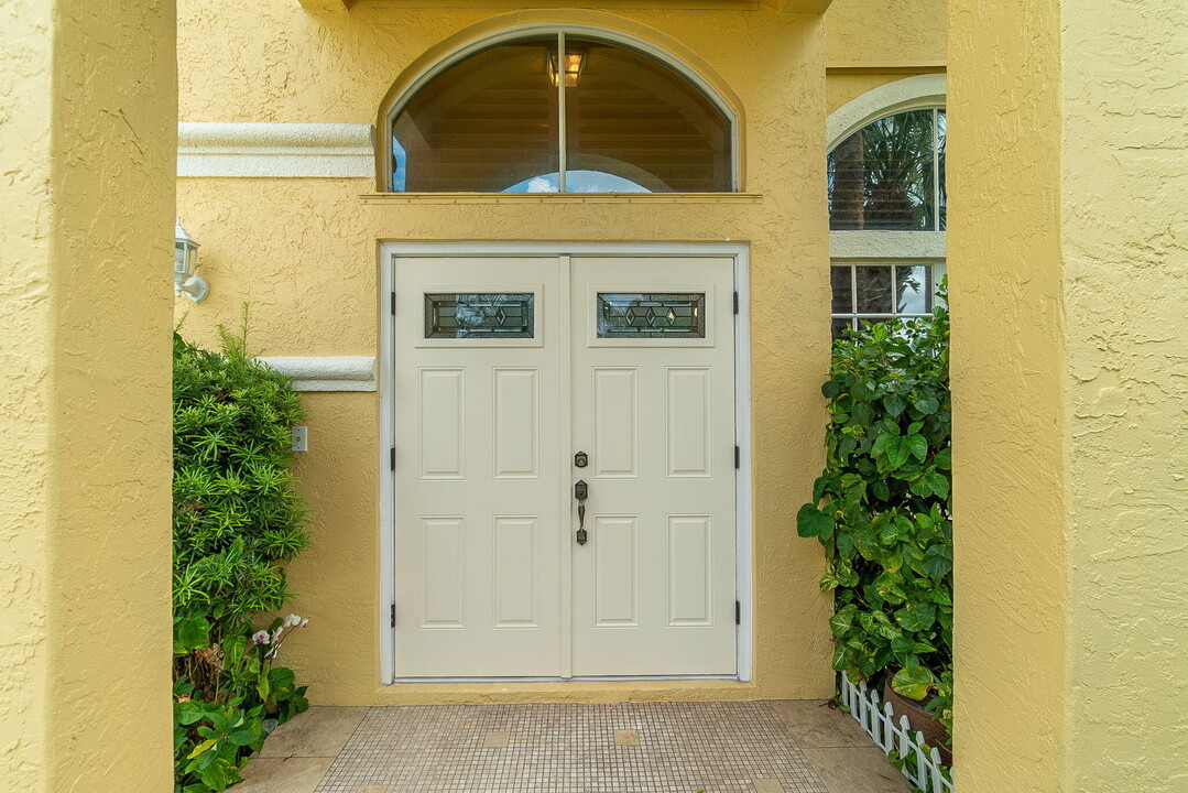 6073 Branchwood Dr in Greenacres, FL - Building Photo