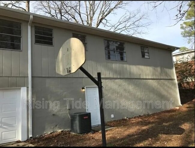 245 Tanglewood Cir NE in Birmingham, AL - Building Photo - Building Photo