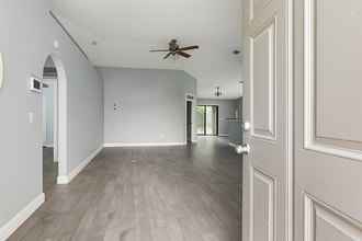 5569 Lafayette Park Dr N in Jacksonville, FL - Building Photo - Building Photo