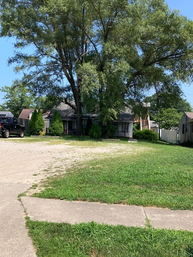 property at 108 N Claypool Rd