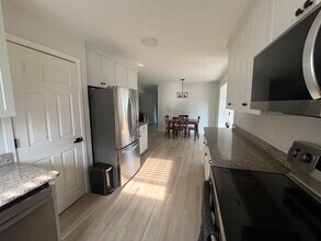 31049 Grennada St in Livonia, MI - Building Photo - Building Photo