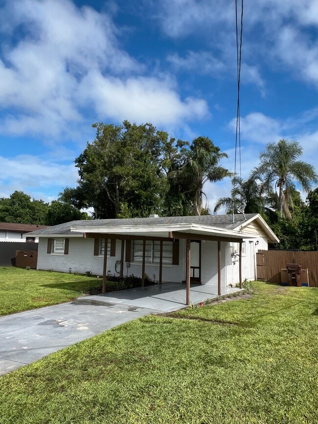 property at 1715 W Ernest St