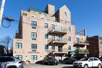 Bell Condominiums in Flushing, NY - Building Photo - Building Photo