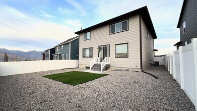 414 W Snowberry Dr in Saratoga Springs, UT - Building Photo - Building Photo