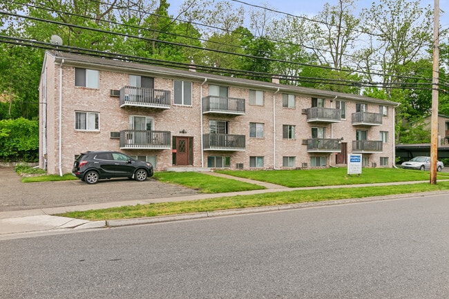 Park Place in Grand Ledge, MI - Foto de edificio - Building Photo