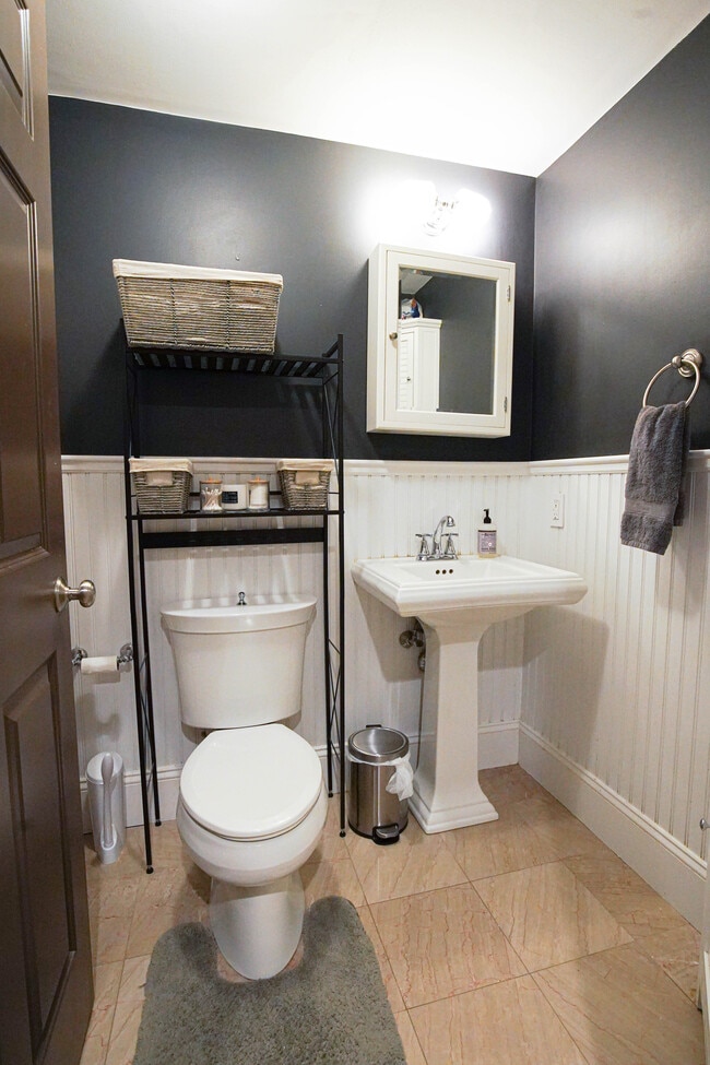 95 Dix St, Unit 2 in Boston, MA - Foto de edificio - Building Photo