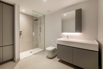 1205 Pl. du Frere Andre in Montréal, QC - Building Photo - Building Photo