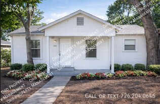 2242 Burnet- in San Antonio, TX - Building Photo