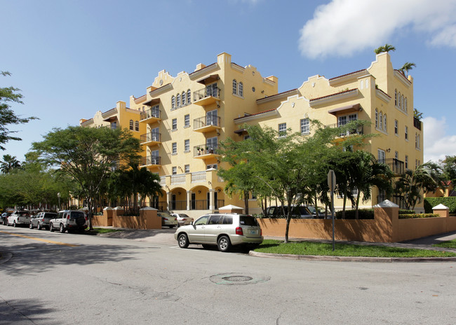 La Hacienda in the Gables in Coral Gables, FL - Building Photo - Building Photo