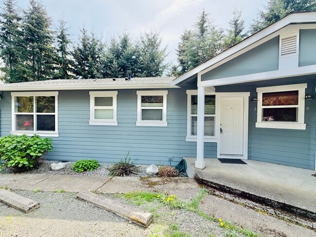 property at 1574 Park View Dr NE