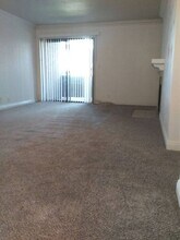 4050 Pacific Harbors Dr in Las Vegas, NV - Building Photo - Building Photo