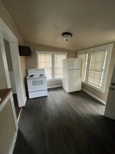 307 E Lambert St in San Antonio, TX - Foto de edificio - Building Photo