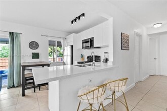 1021 NW 23rd Ave in Miami, FL - Building Photo - Building Photo