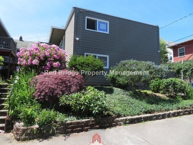 131 SE 22nd Ave in Portland, OR - Building Photo - Building Photo