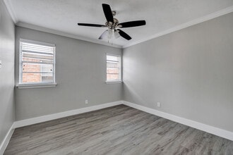 3620 Garrott in Houston, TX - Foto de edificio - Interior Photo