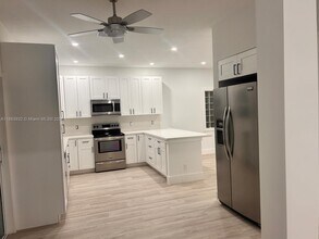 11360 SW 20th St in Miramar, FL - Building Photo - Building Photo