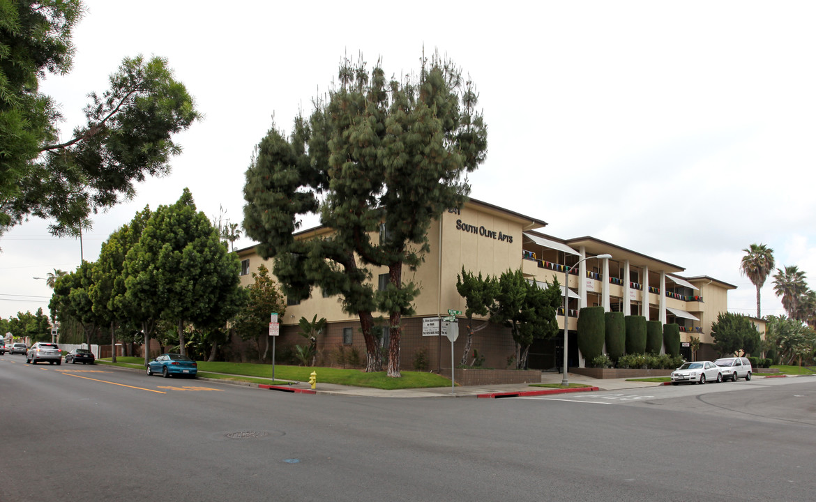 South Olive Apartments in Alhambra, CA - Building Photo