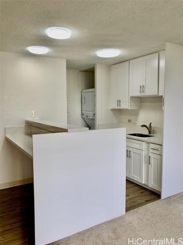 property at 320 Lili?uokalani Ave