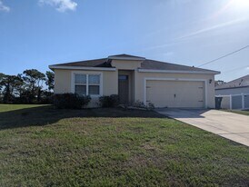 284 SW Ridgecrest Dr in Port St. Lucie, FL - Building Photo