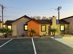 7893 Sierra Ave. in Fontana, CA - Foto de edificio - Building Photo