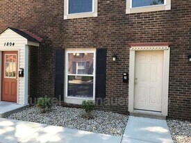 1804 Jamestown Rd in Belleville, IL - Building Photo