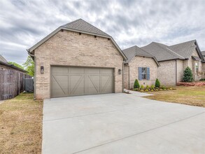 2600 Woods Edge Dr in Edmond, OK - Building Photo - Building Photo