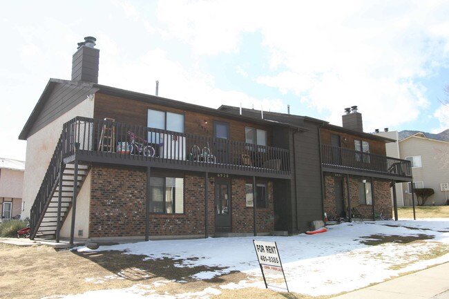 6920-6926 Peyote Way in Colorado Springs, CO - Foto de edificio - Building Photo