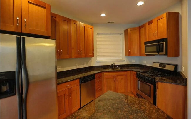 2339 N Albany Ave in Chicago, IL - Building Photo - Building Photo