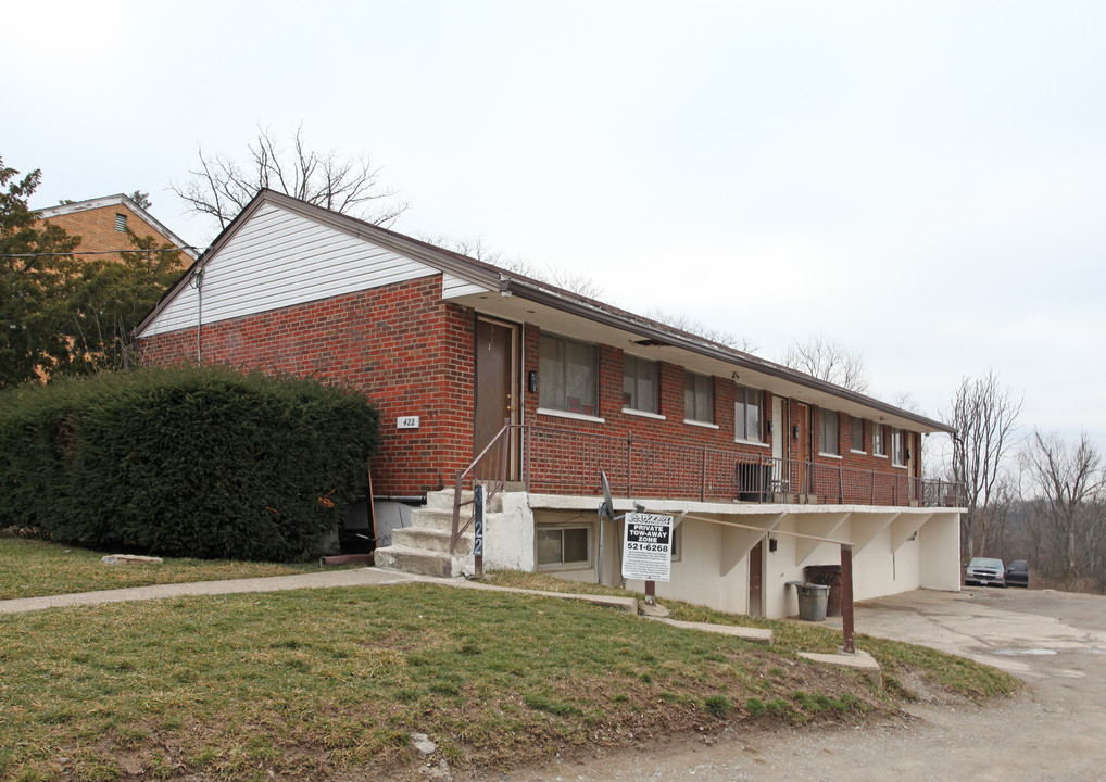 3422 McHenry Ave in Cincinnati, OH - Foto de edificio