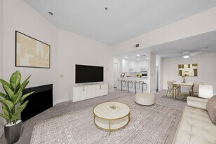 Diplomat Apartments in San Diego, CA - Building Photo