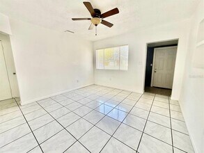 1607 E Maple Ave in Tampa, FL - Building Photo - Building Photo