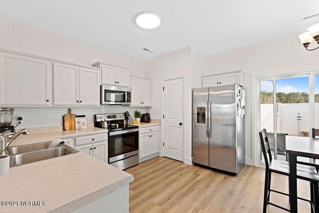 200 Justice Farm Dr in Sneads Ferry, NC - Building Photo - Building Photo