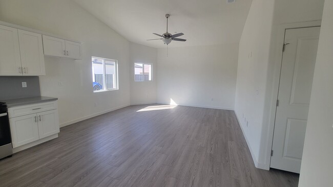 9818 Turning Leaf Ln in Bakersfield, CA - Building Photo - Building Photo
