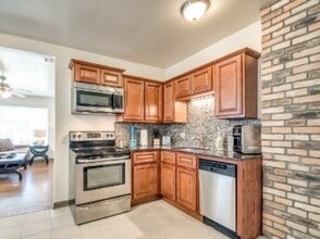 1308 NW 16th St in Oklahoma City, OK - Building Photo - Building Photo